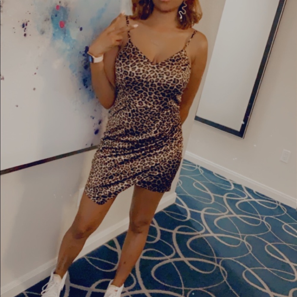 M/L Leopard print midi dress.